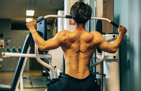 筋トレでかっこいい背中をつくるパーソナルジム|千葉県津田沼のパーソナルジムならMYTIME GYM